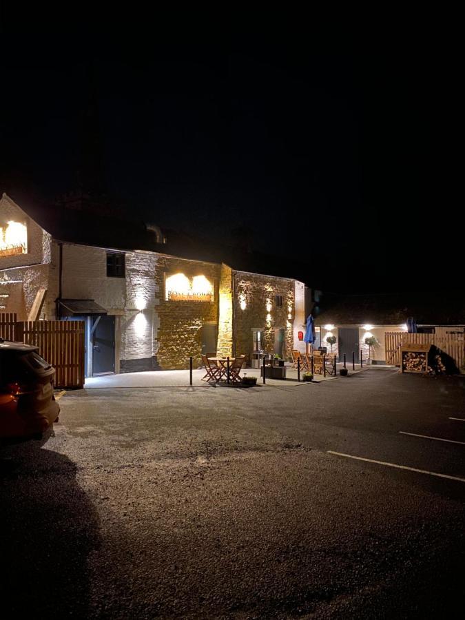Отель The Rose And Crown Лестер Экстерьер фото
